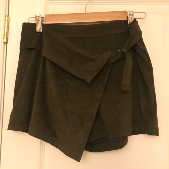 Forever 21 suede green skort - Picture 1 of 2
